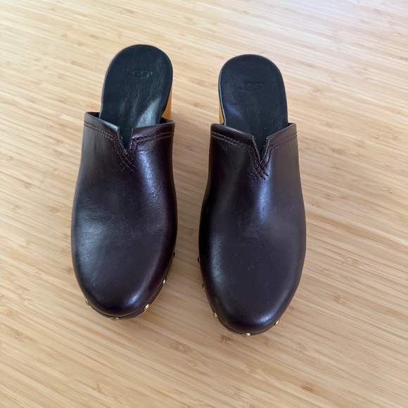 Ugg Leather and Wood Clog - Picture 1 of 4
